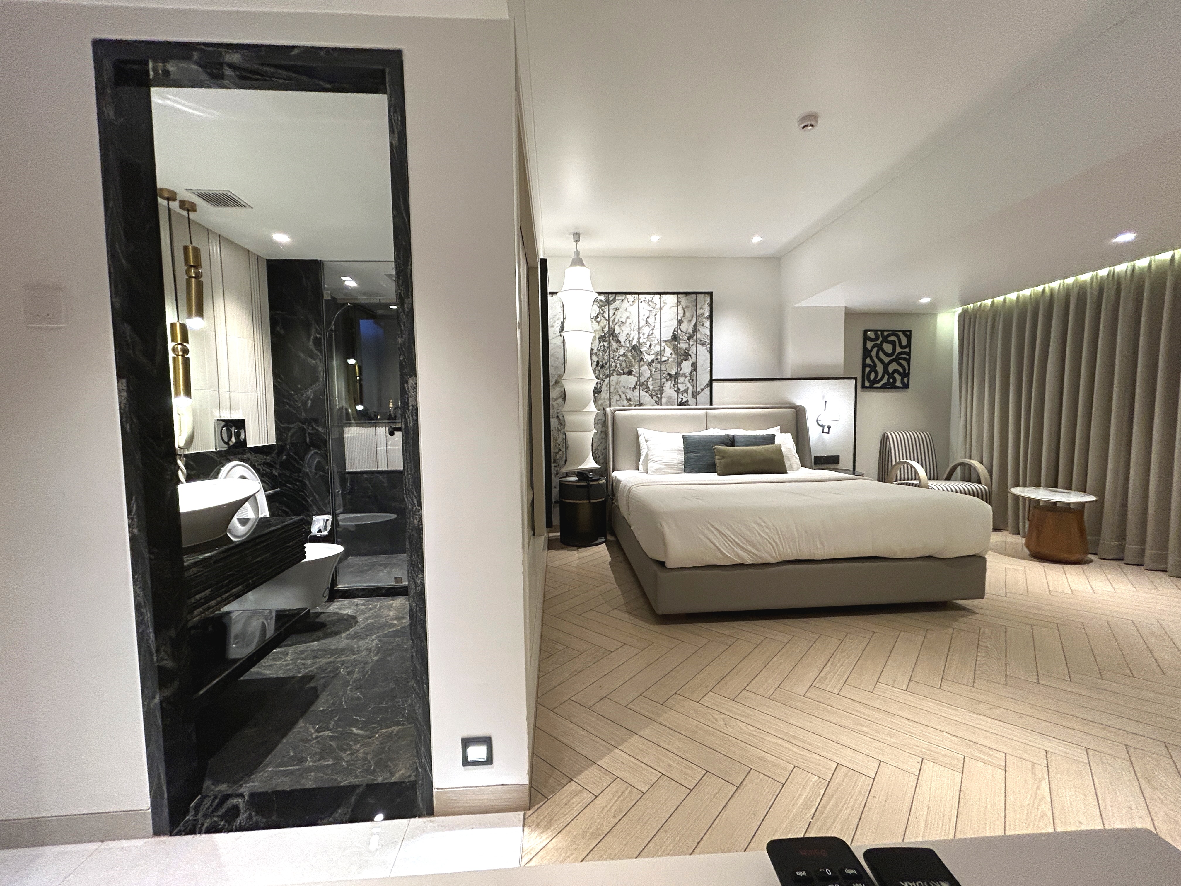 PRESIDENTIAL SUITE ROOM